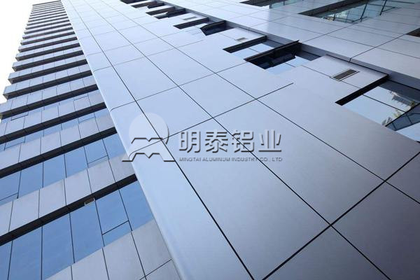 鋁塑板用鋁箔基材厚度一般是多少絲？鋁箔生產廠家哪家好？